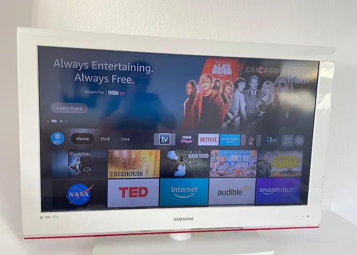 Sea View 2-bedroom Colony Club